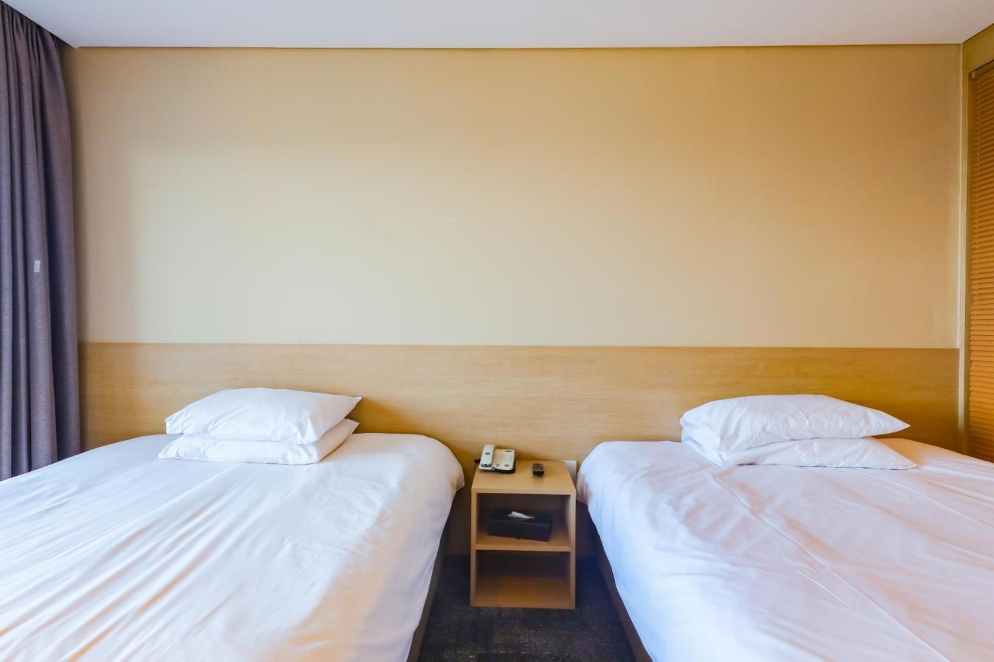 From H The Best Hotel Jeju Seongsan Сеогвипо Екстериор снимка