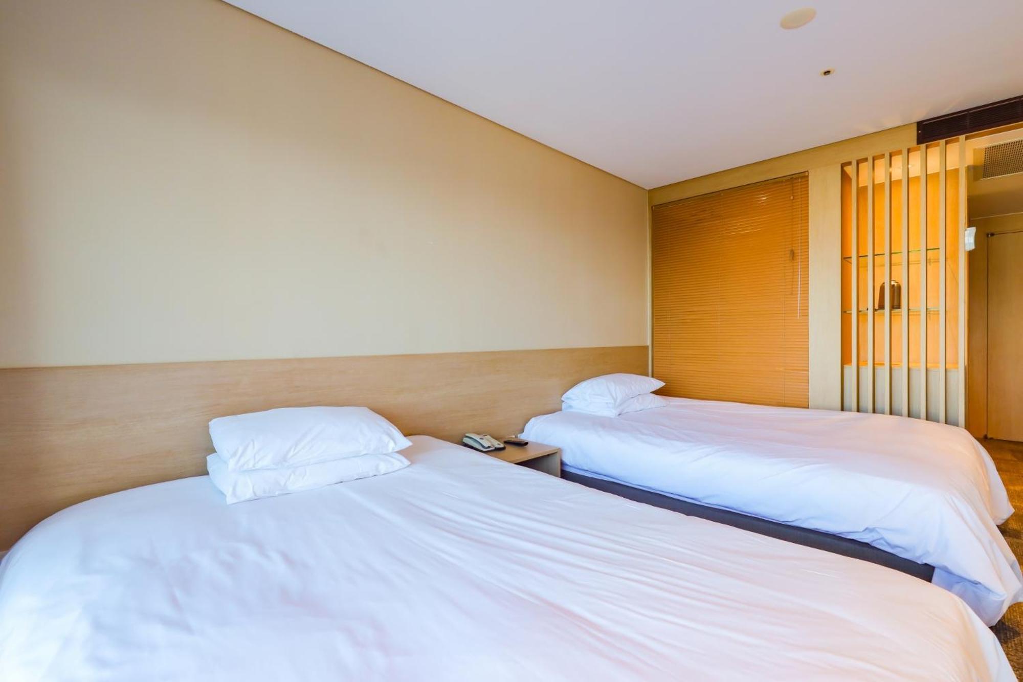 From H The Best Hotel Jeju Seongsan Сеогвипо Екстериор снимка