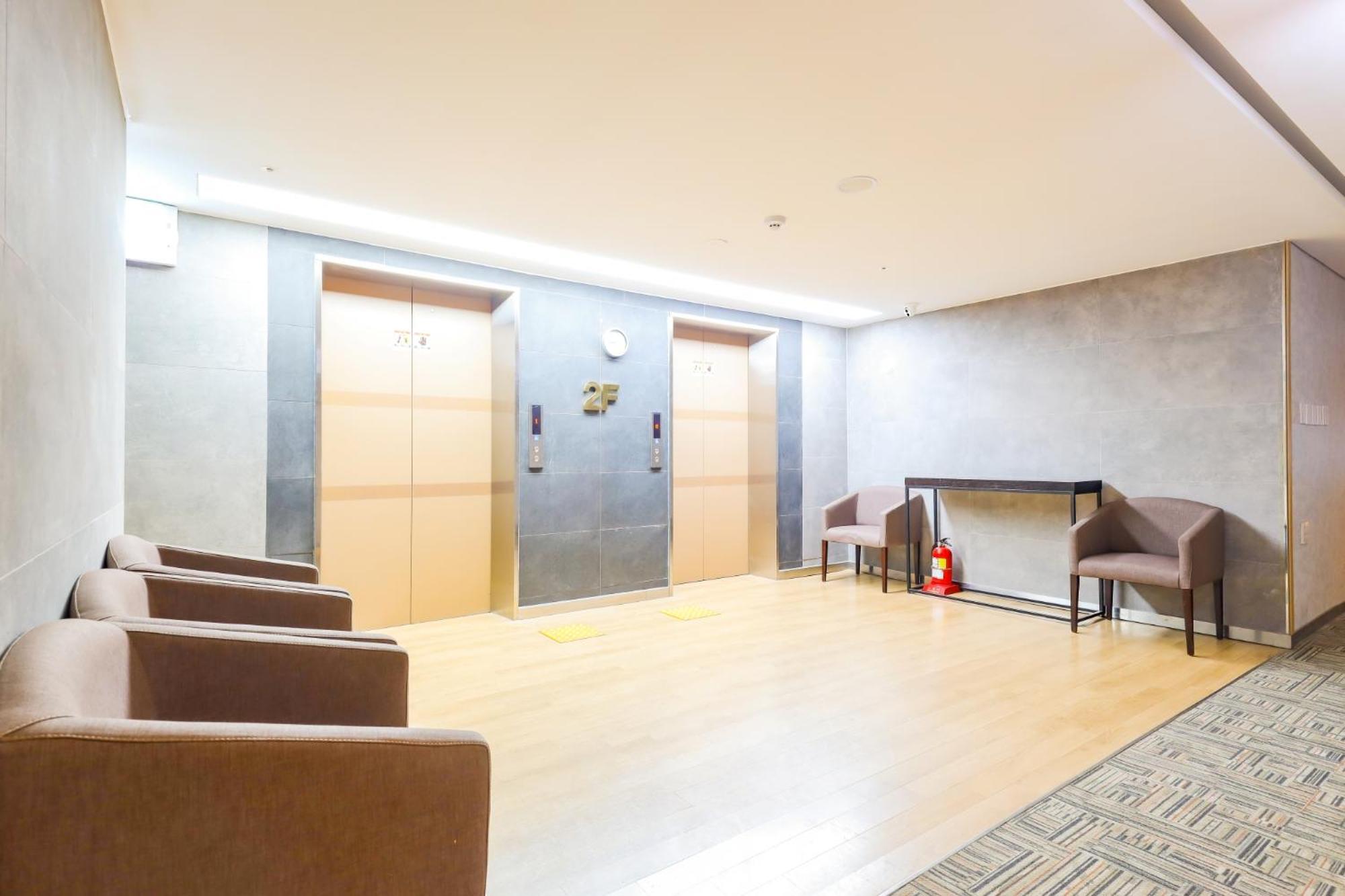 From H The Best Hotel Jeju Seongsan Сеогвипо Екстериор снимка