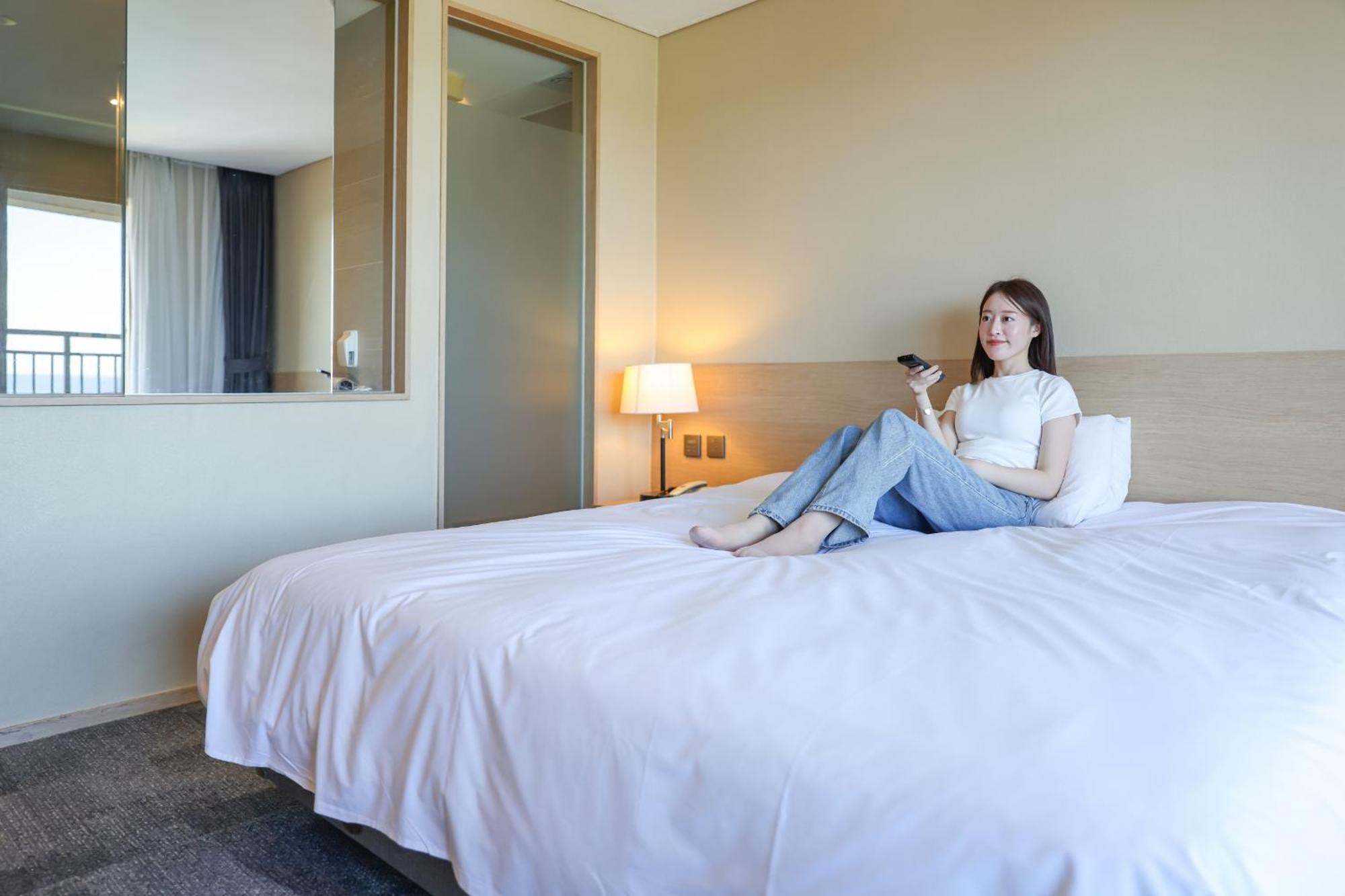 From H The Best Hotel Jeju Seongsan Сеогвипо Екстериор снимка
