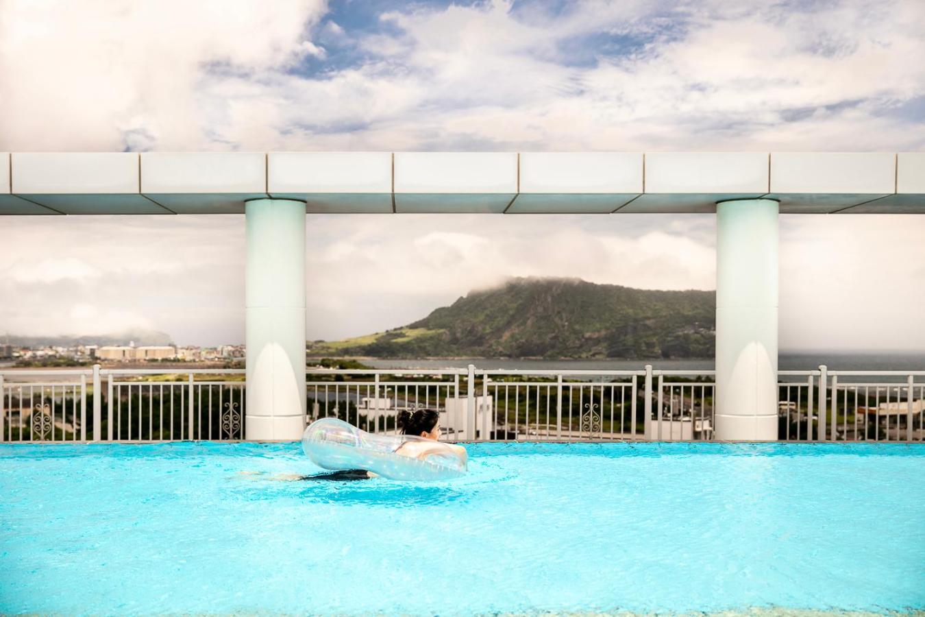 From H The Best Hotel Jeju Seongsan Сеогвипо Екстериор снимка