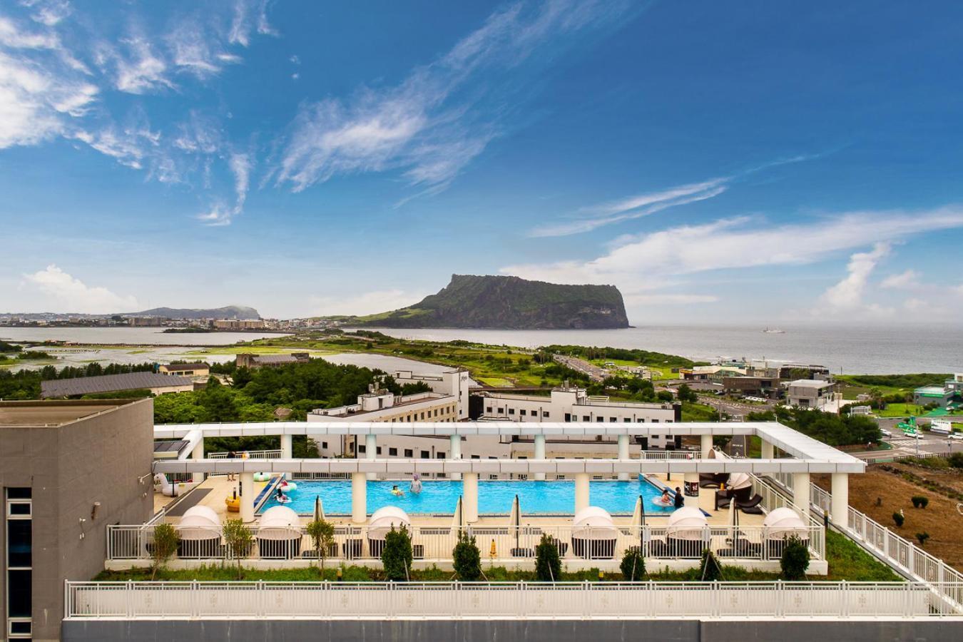 From H The Best Hotel Jeju Seongsan Сеогвипо Екстериор снимка